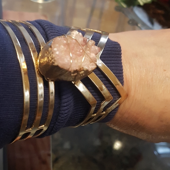 Pink Crystals:Love & Compassion - Picture 4 of 4